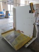 Polar Mohr paper lift, model L100-W-6, machine number 637/2045 (1996), pallet size 1480mm x