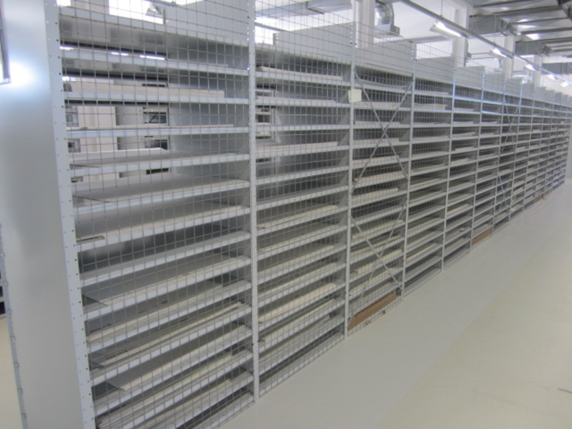 Link 51 metal boltless stores racking comprising: 13 x single sided bays, approx. overall size: 11. - Image 4 of 4