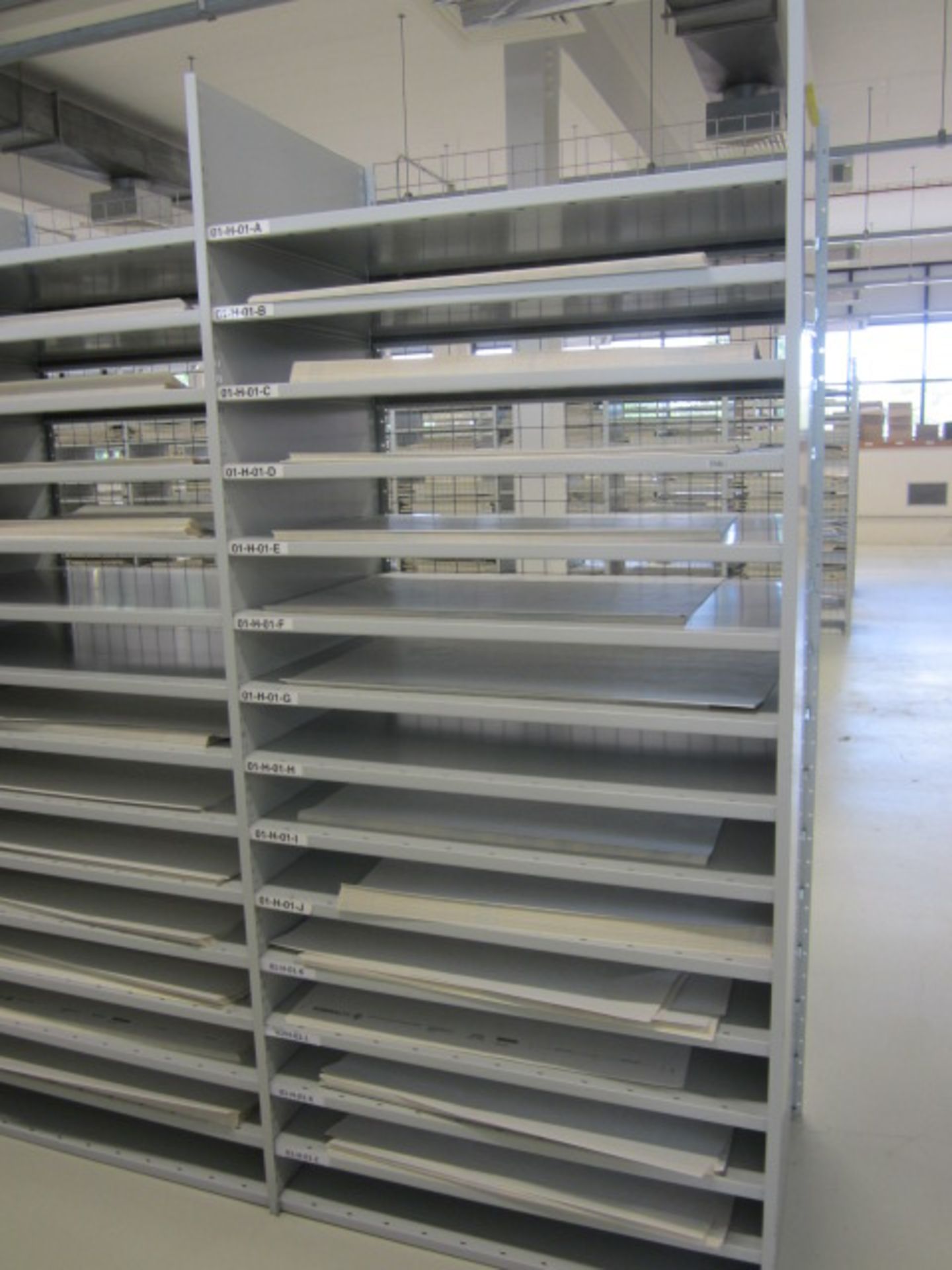 Link 51 metal boltless stores racking comprising: 13 x single sided bays, approx. overall size: 11. - Image 2 of 4