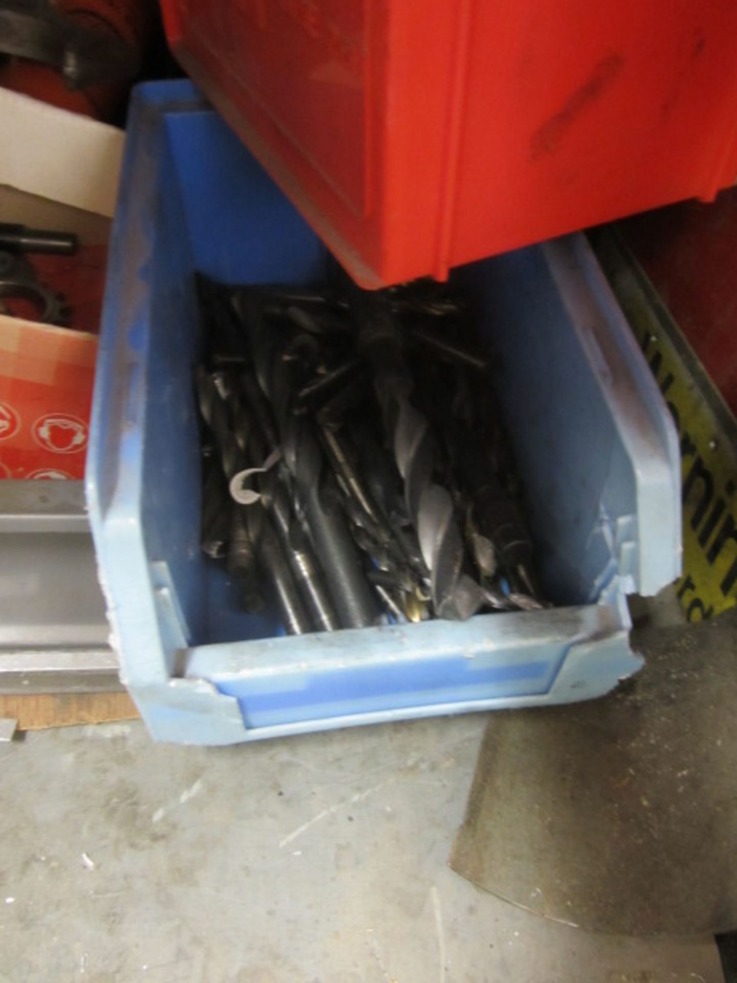 Cabinet and trolley with contents including spanners, drill bits, screw drivers, oil cans, part - Image 5 of 6