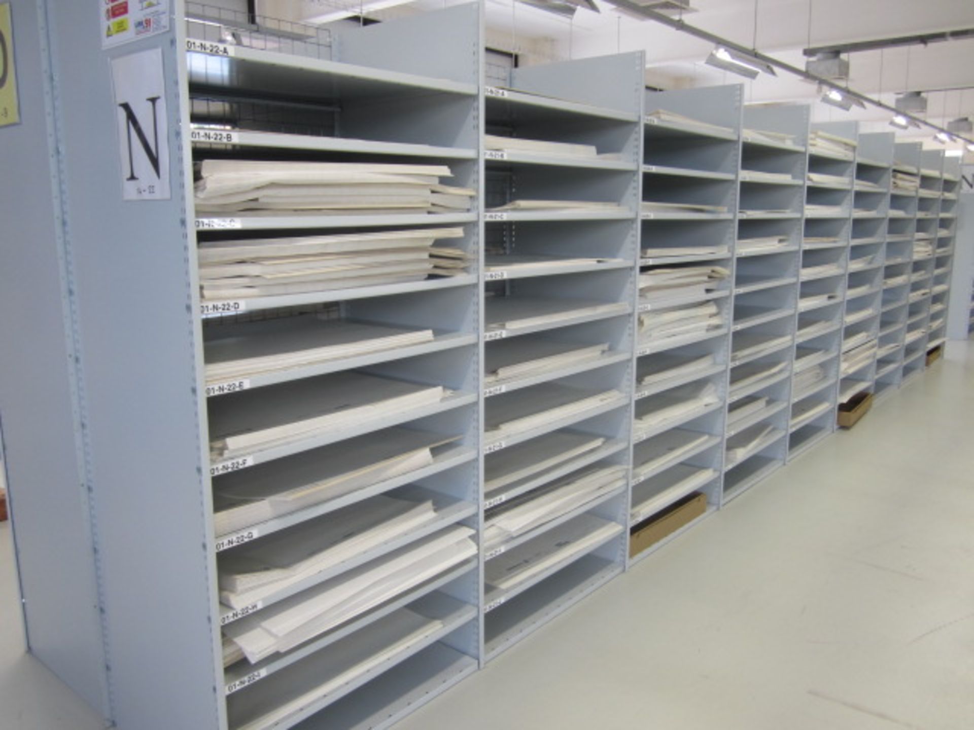 Link 51 metal boltless stores racking comprising: 9 x double sided bays, approx. overall size: 8. - Image 4 of 5