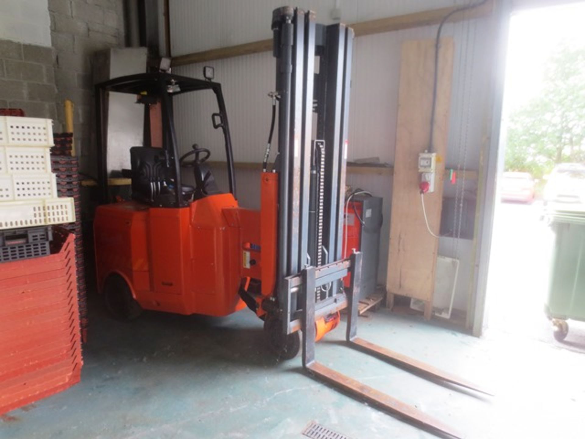 Bendi battery operated, dual mast forklift truck, serial no: TRL8135, model: B313-4855CS (2010) ( - Bild 2 aus 12