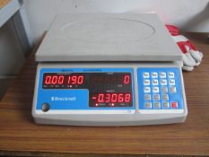 Brecknell electronic bench counting and weighing scales