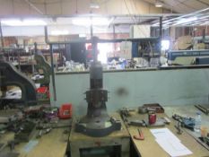 Norton No 5 A hand screw flypress, on stand with assorted tooling Please ensure sufficient