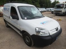 Peugeot Partner L600 van, reg no: HG56 MZN, mileage: 112,771, MOT: 03.11.18 (please note: dent to