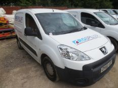 Peugeot Partner 850 S HDi van, reg no: OY60 XDF, mileage: 113,448, MOT: 24.07.18 (please note dent