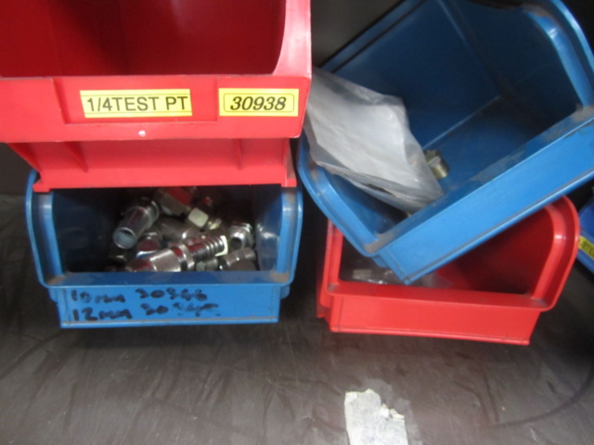 Quantity of assorted pipe fittings and hosing - Image 3 of 11