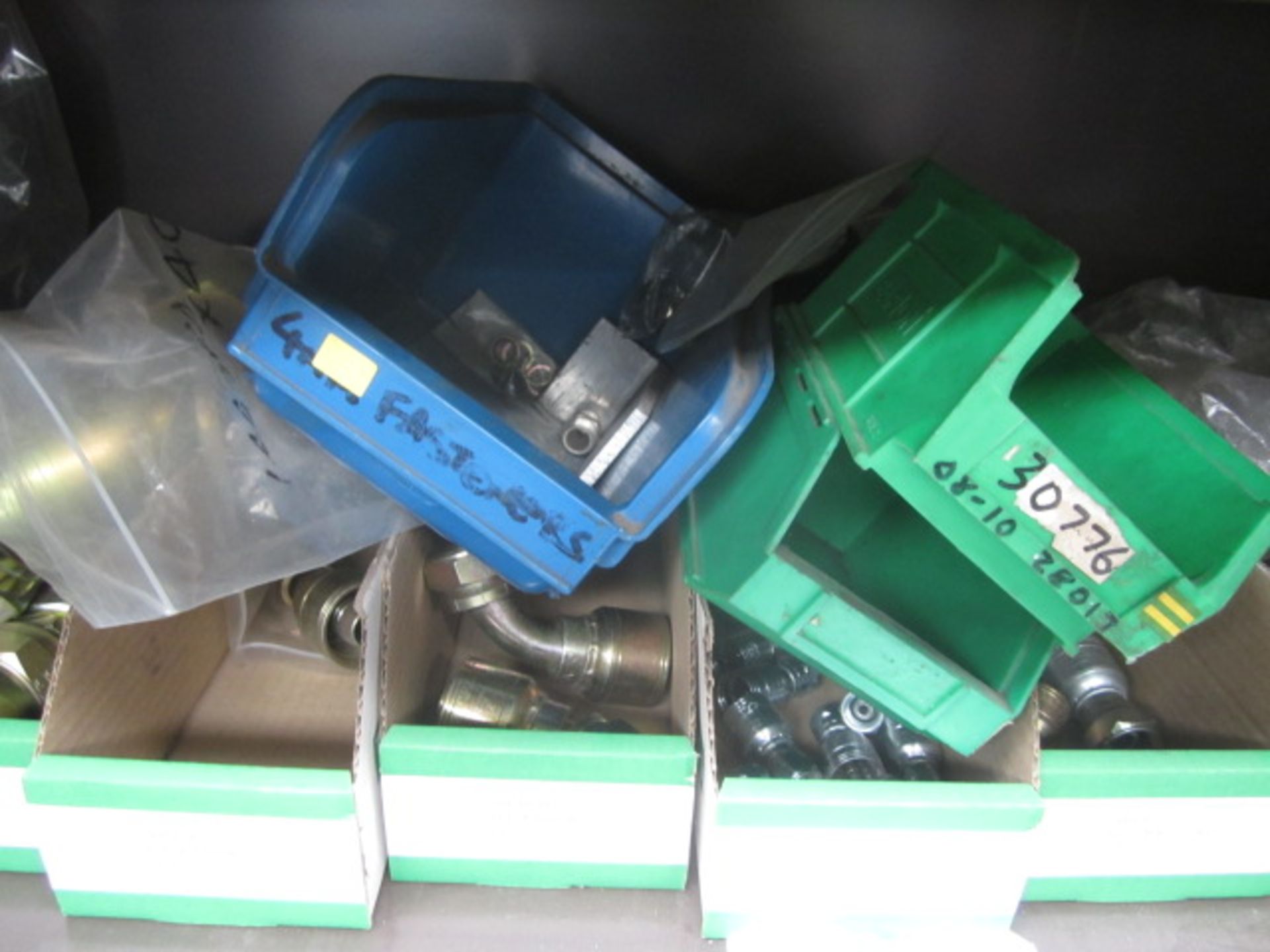 Quantity of assorted pipe fittings and hosing - Image 6 of 11