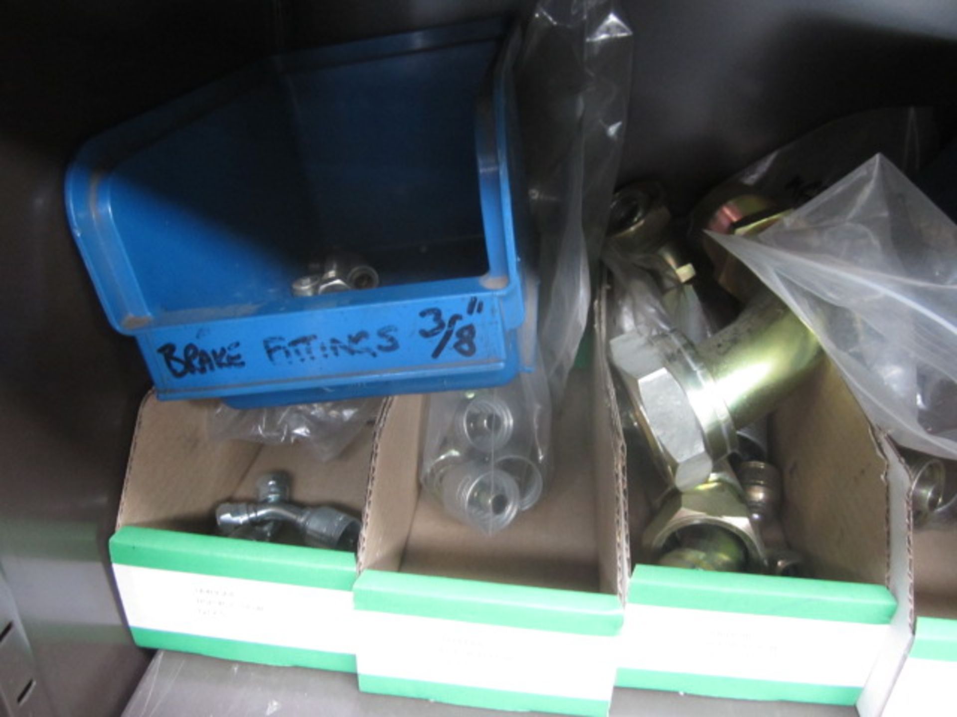 Quantity of assorted pipe fittings and hosing - Image 5 of 11