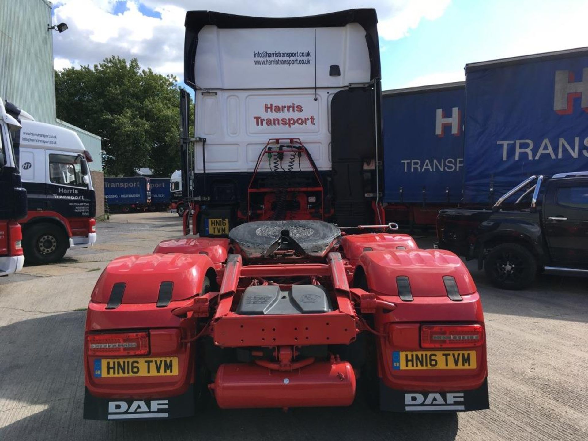 DAF FTGXF510 super space cab, automatic, 6x2 mid lift twin steer, 44 ton GVW, Euro 6 tractor unit, - Bild 9 aus 32