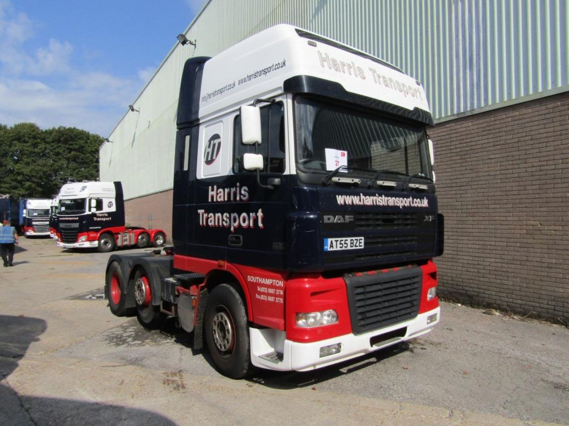 DAF FTGXF95.430 super space cab, automatic, 6x2 mid lift twin steer, 44 ton GVW tractor unit,