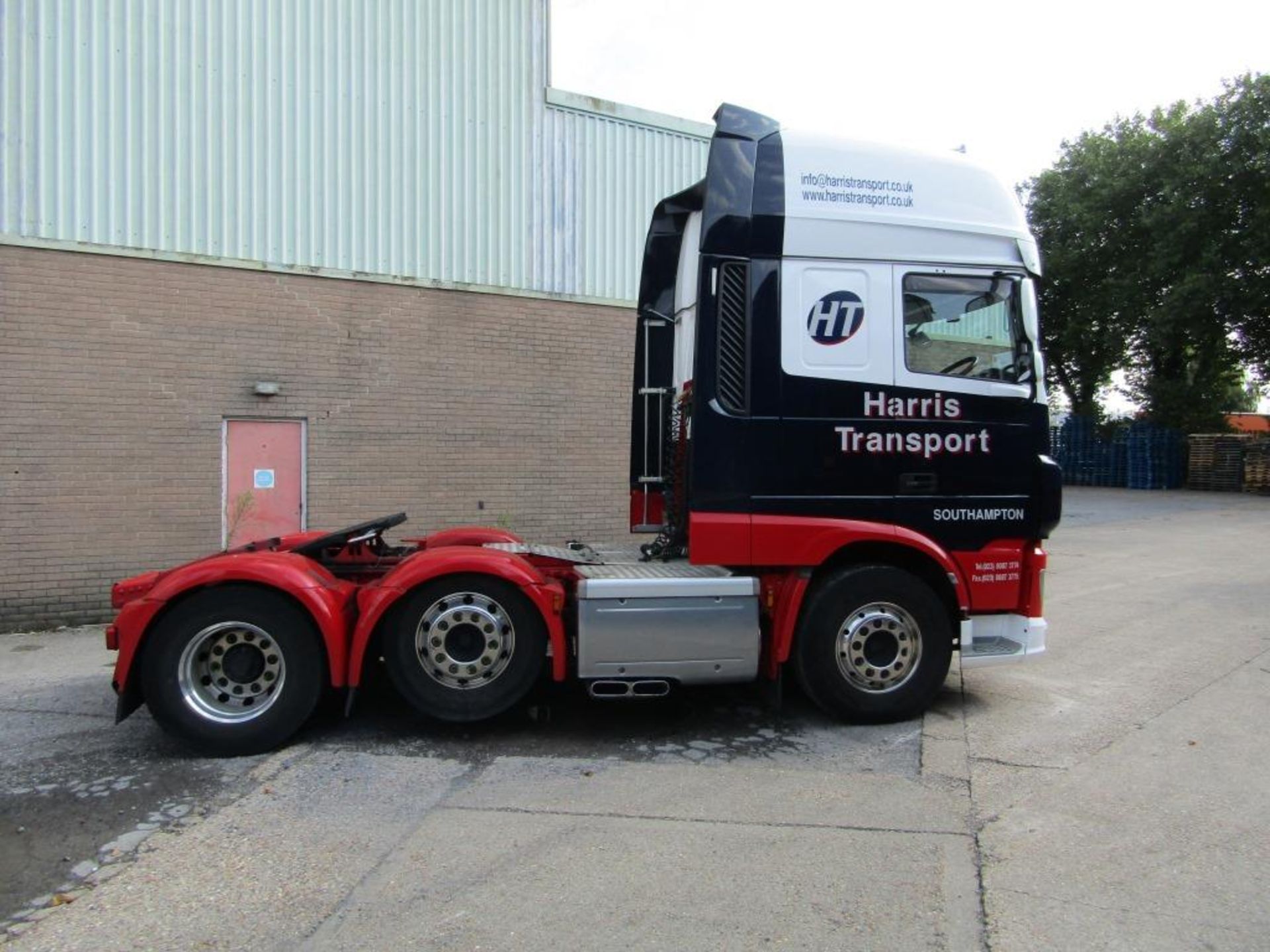 DAF FTGXF510 super space cab, automatic, 6x2 mid lift twin steer, 44 ton GVW, Euro 6, tractor - Bild 7 aus 22