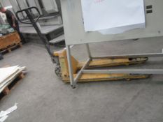 Unnamed hydraulic pallet truck, SWL 2500kg