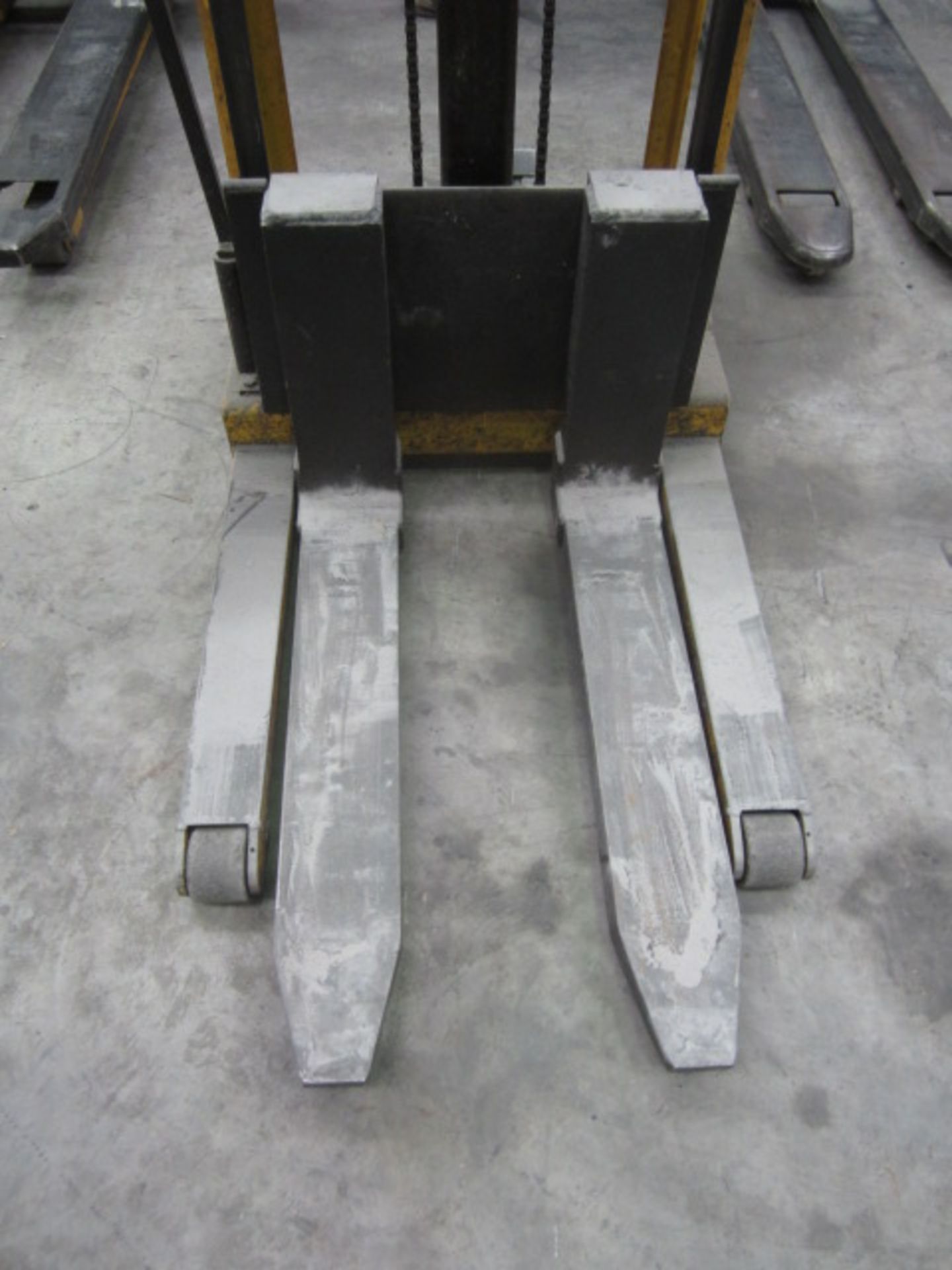 Coolie hydraulic pallet lifter, SWL 500kg.NB: This item has no record of Thorough Examination. The - Image 2 of 4
