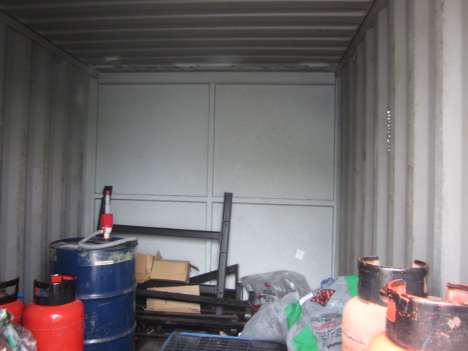 Shipping container, 10' x 8'.A work Method Statement and Risk Assessment must be reviewed and - Image 3 of 5