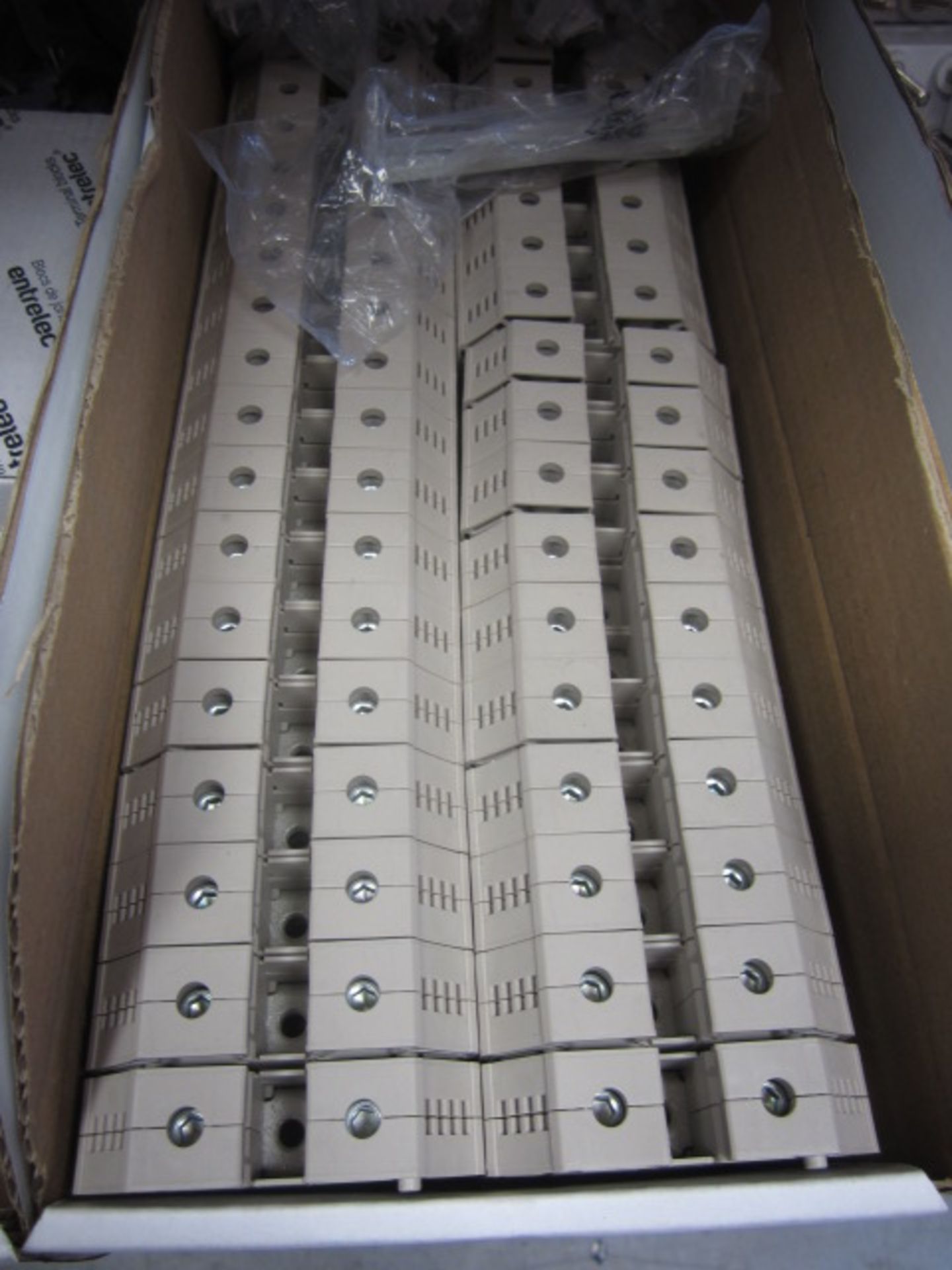 Contents of shelf - electrical components including terminal blocks & terminals - Image 5 of 14