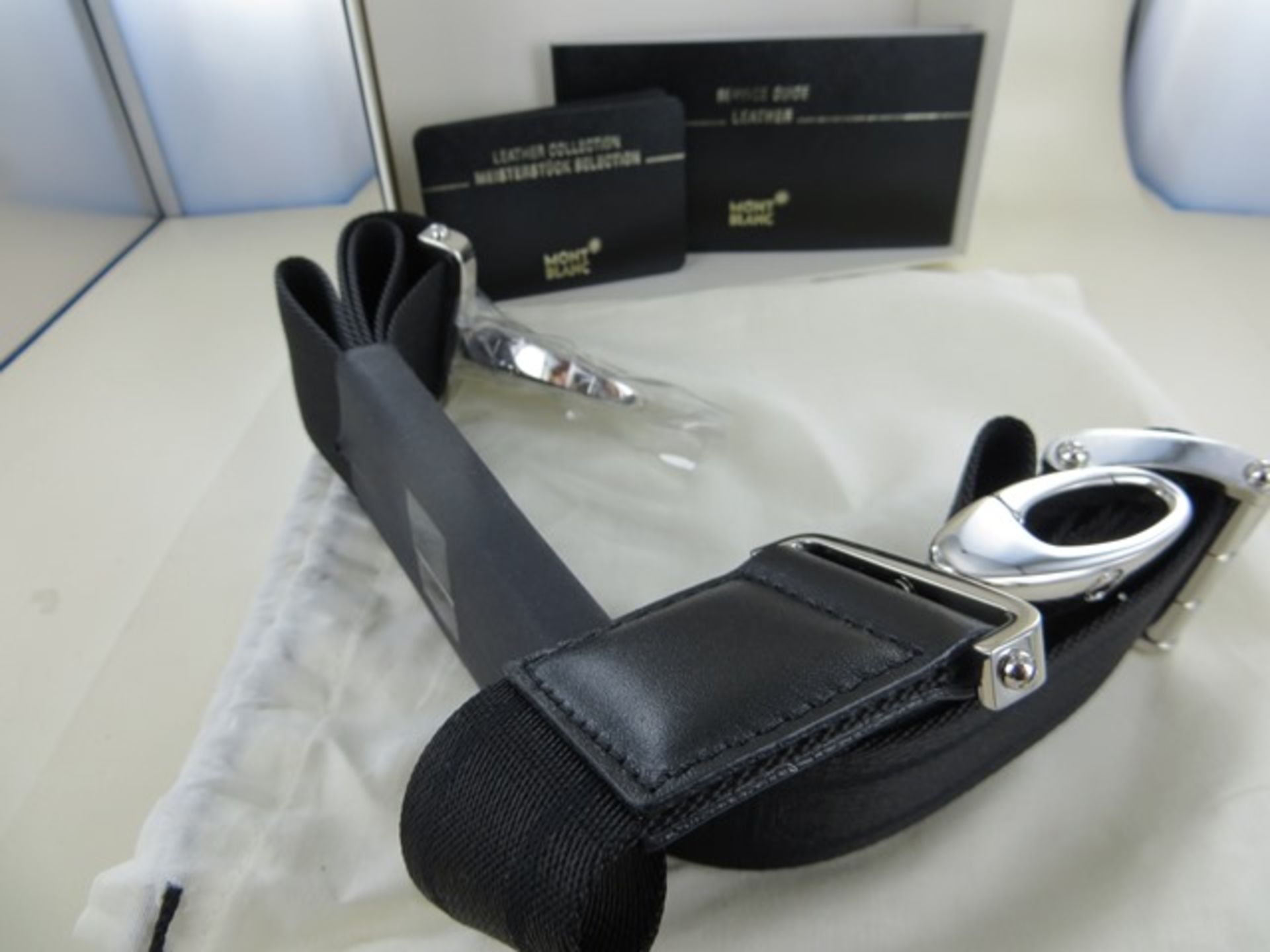 Montblanc Meisterstuck Black Shoulder Strap Art No 109914 RRP £135. Please note: This lot will be - Bild 2 aus 2