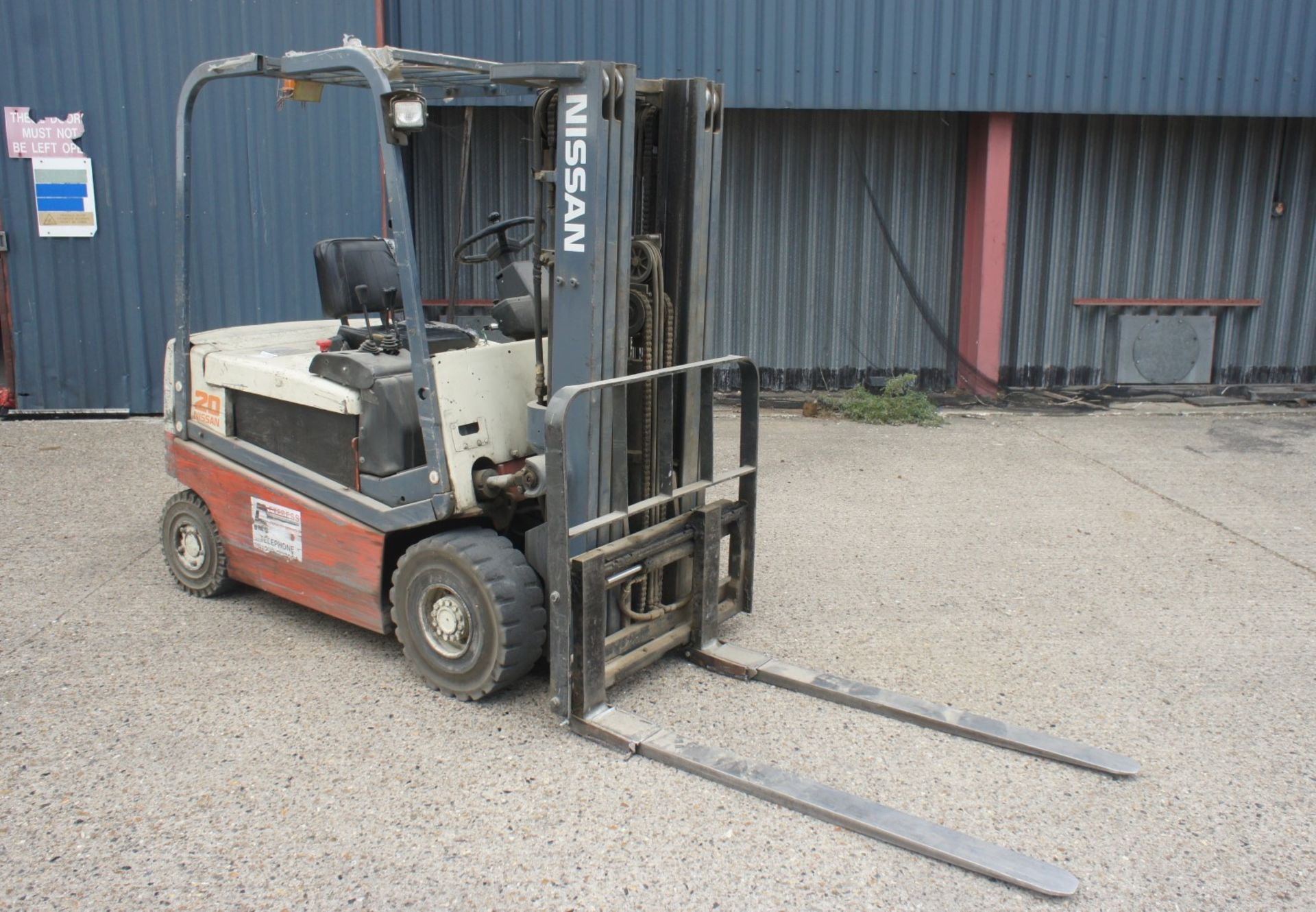 * Nissan 20 Electric Forklift