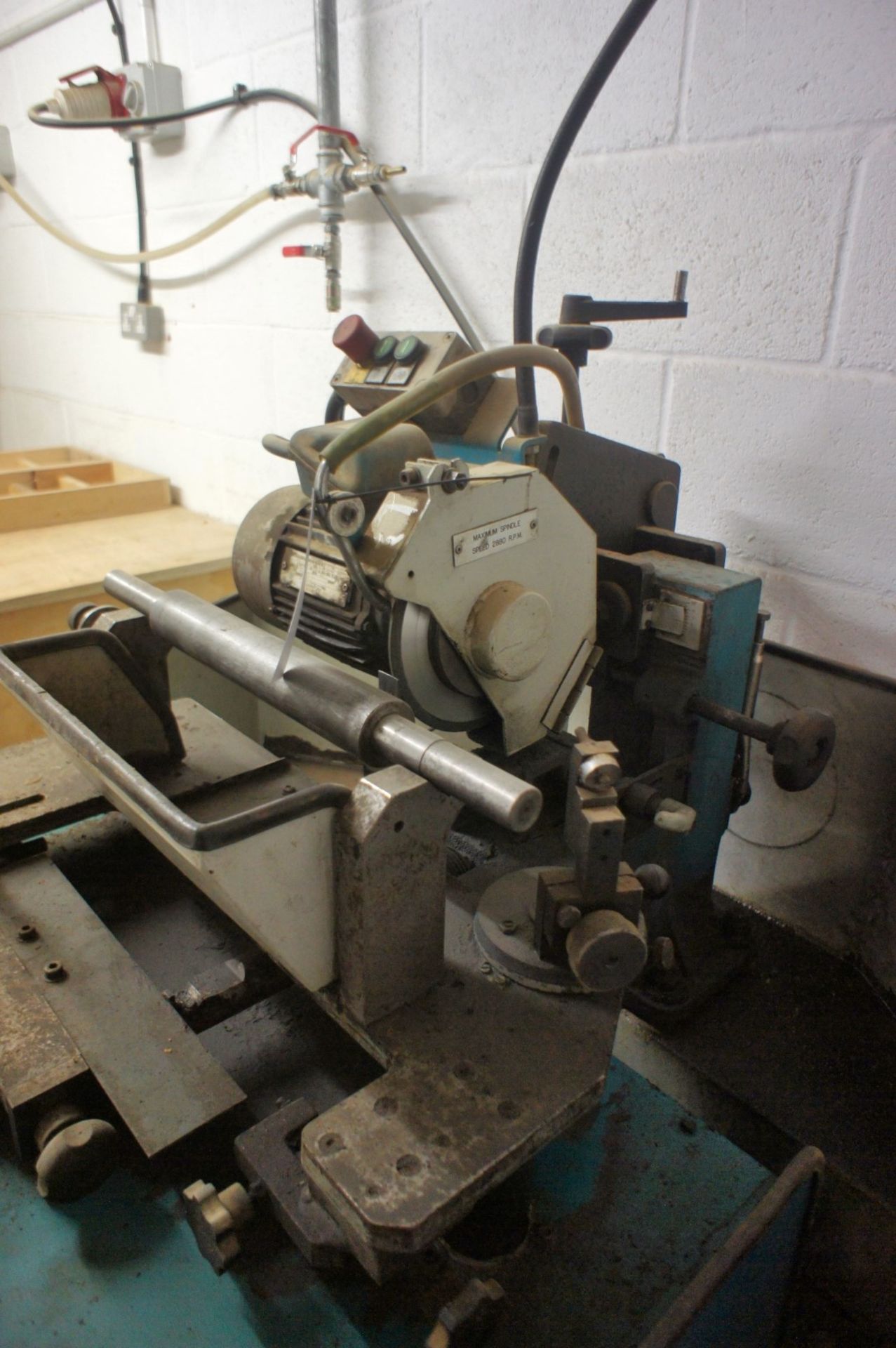 * Wadkin MV300 T & C Grinder - Image 3 of 5