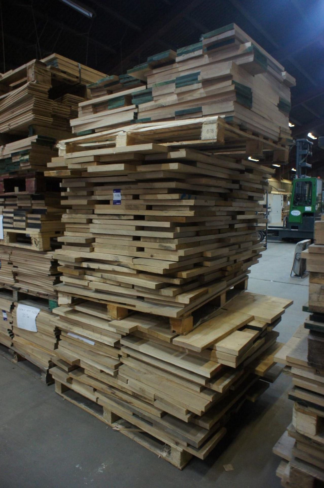 * American Oak - 450 (?) pcs, 240 x 600 AV Please note there is a £5 plus VAT lift out fee on this