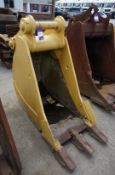 * 2ft Digging Bucket with cutting edge to suit 20 ton excavator