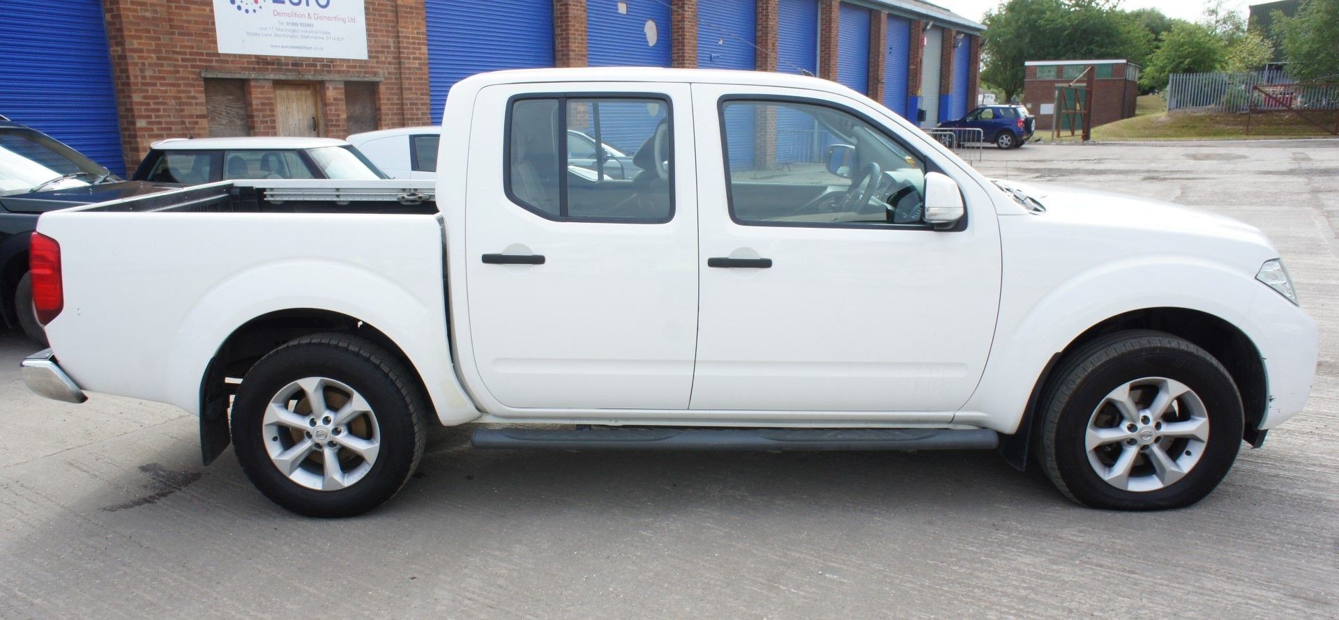 * Nissan Navara Acenta 2.5dCi 190 4WD Double Cab Pick Up, diesel, 2488cc, white, Registration DN13 - Image 8 of 16