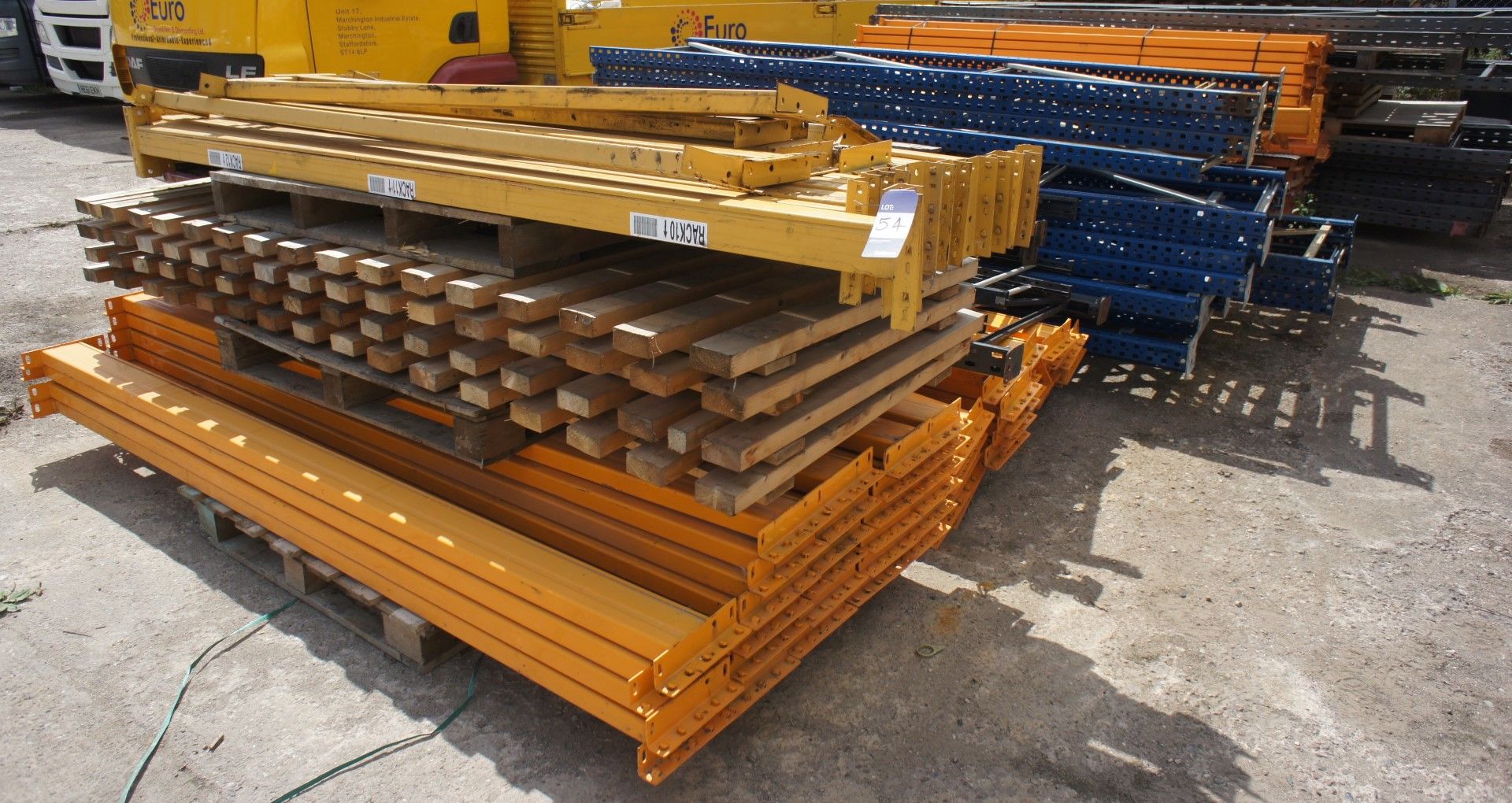 * Large quantity of boltless pallet racking comprising of 11 Dexion Speedlock end frames 4.2m, 17 - Bild 3 aus 9