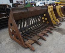 * Large Riddle Bucket to suit 28/30 ton excavator, 10ft
