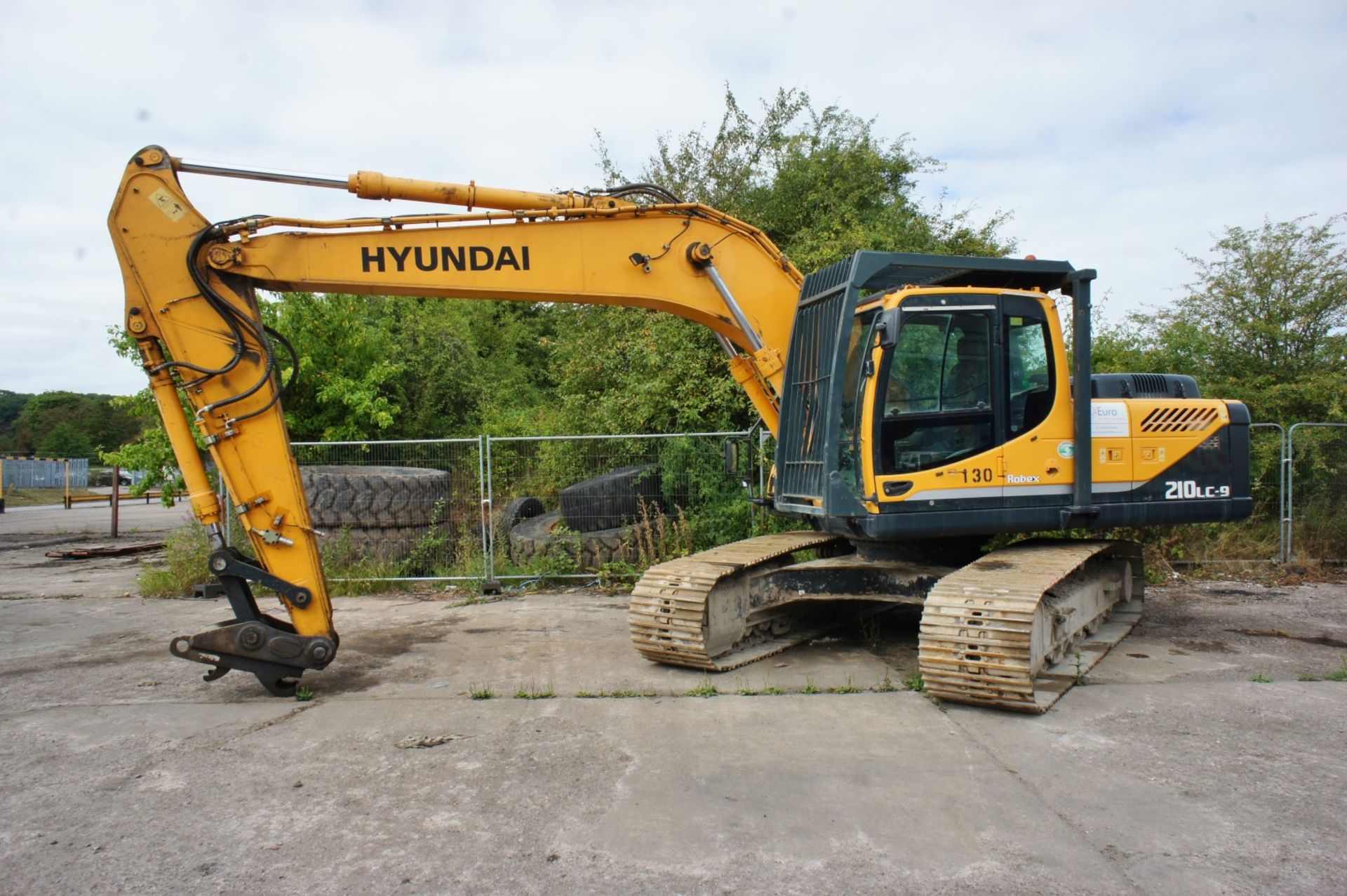 * Hyundai Robex 210 LC-9 tracked excavator, 22250kg, with hammer lines, shear rotation lines, - Image 2 of 16