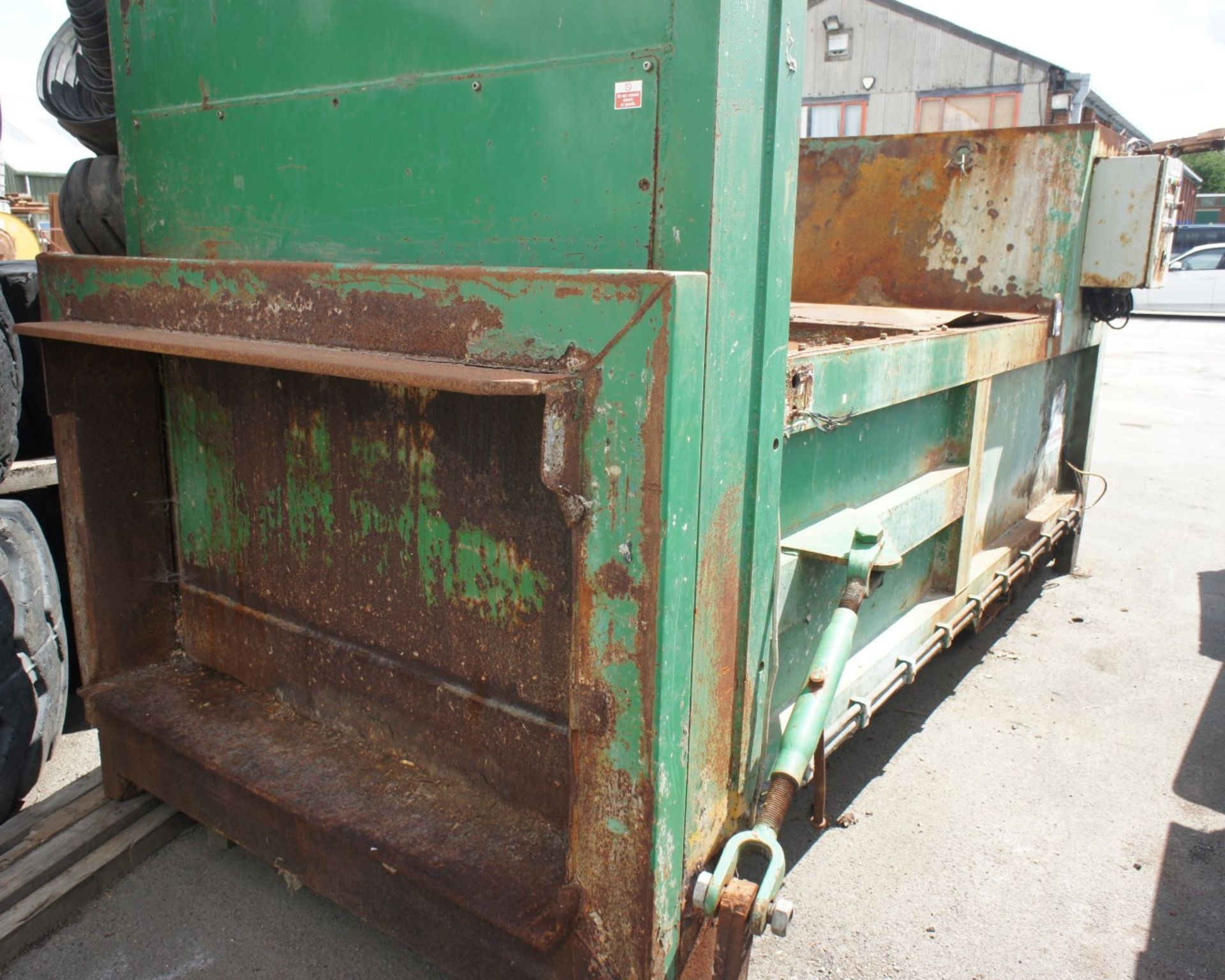 * Moovmor Waste Baler/Compactor with hopper, control board