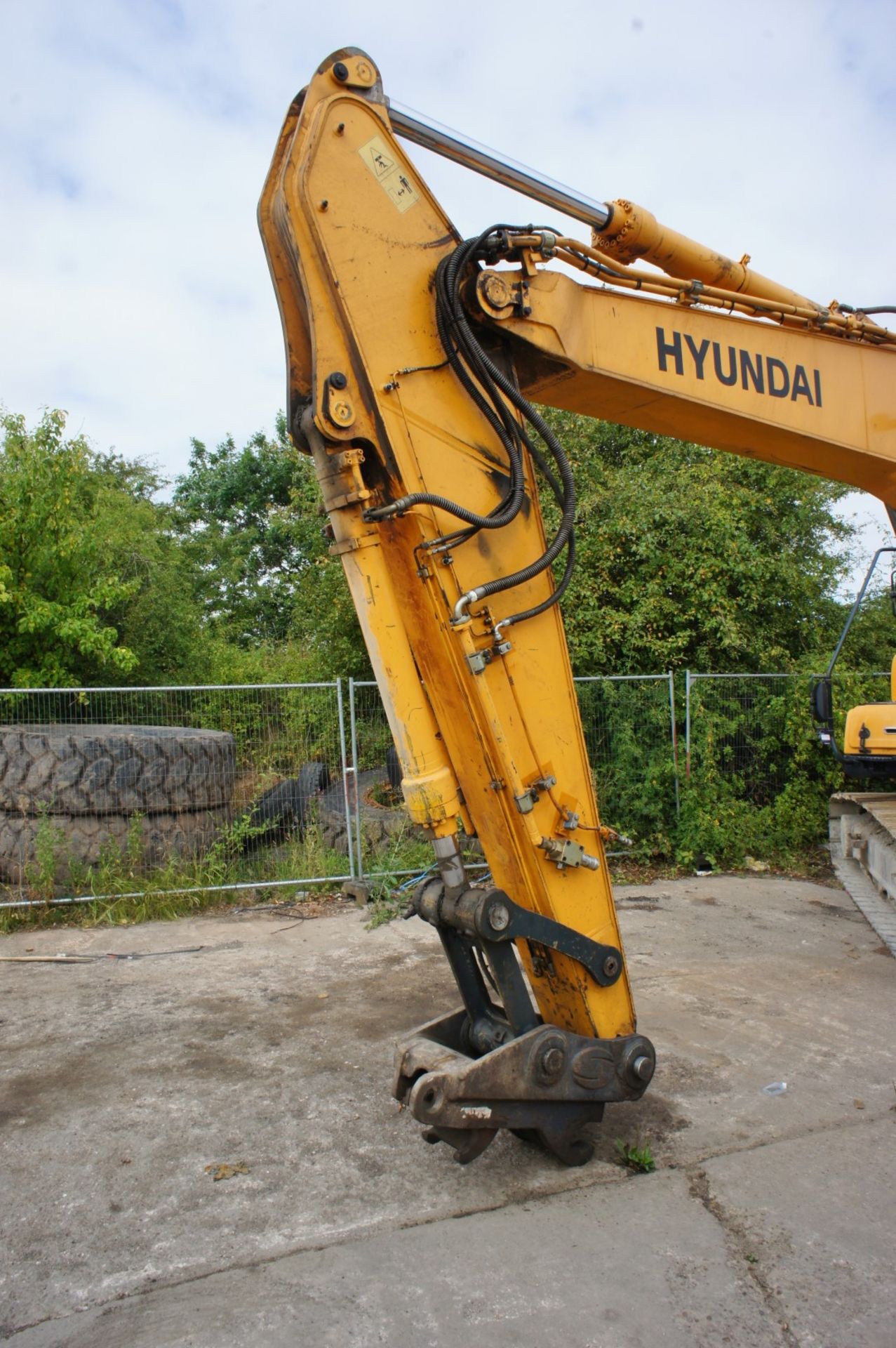 * Hyundai Robex 210 LC-9 tracked excavator, 22250kg, with hammer lines, shear rotation lines, - Image 3 of 16