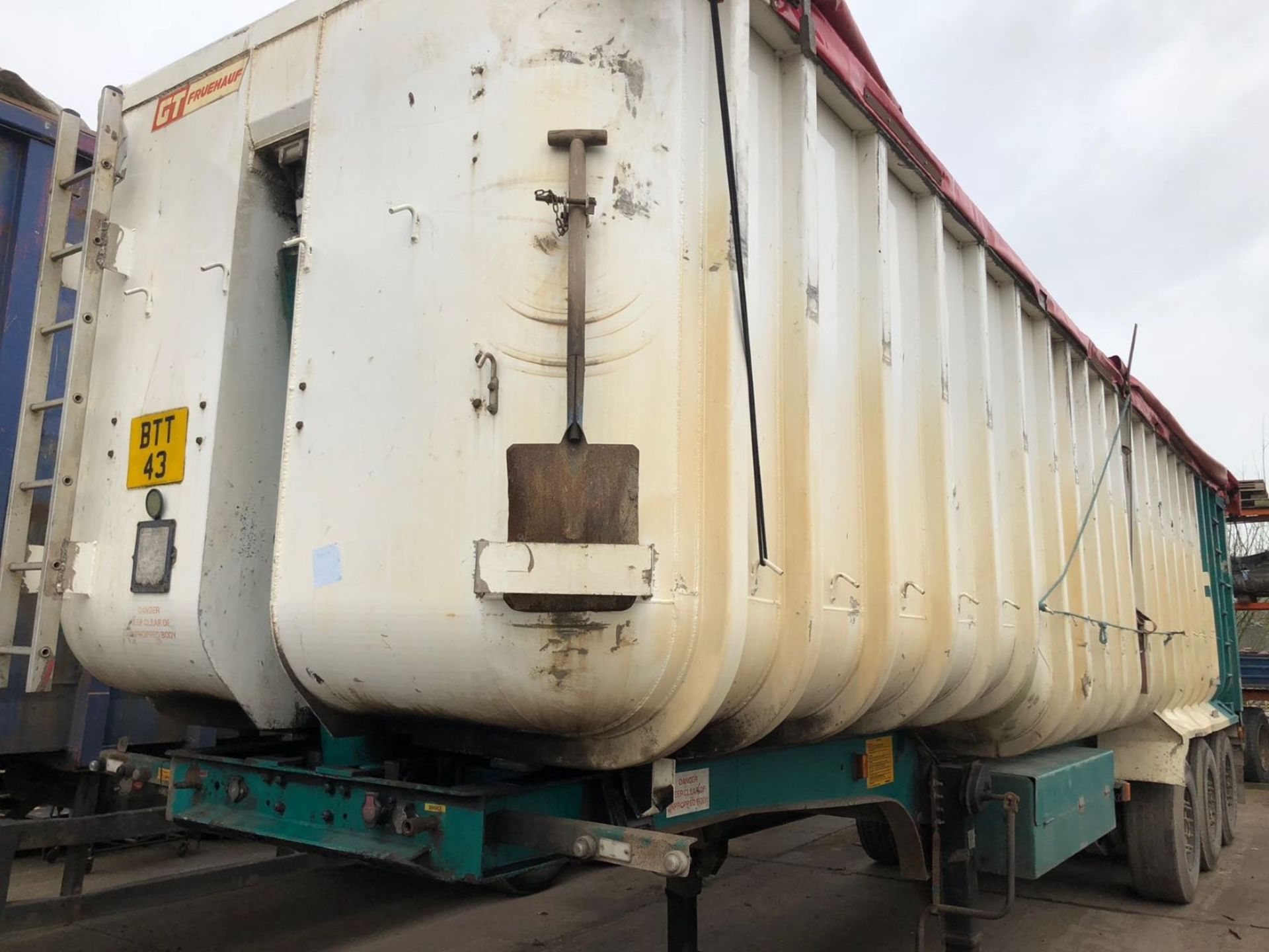 * 2002 General UK, DJDSF3 Tri Axle Bulk Tipping Trailer, Alloy Bodied with easy-sheet,weigh - Image 2 of 16