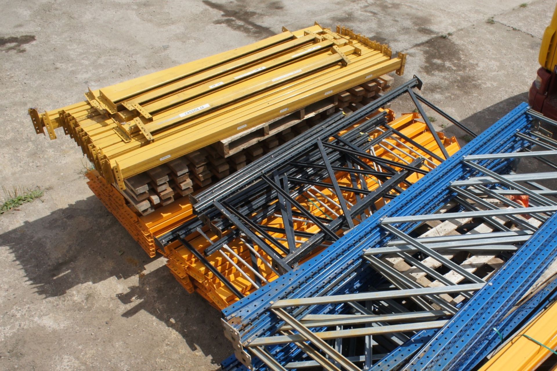 * Large quantity of boltless pallet racking comprising of 11 Dexion Speedlock end frames 4.2m, 17 - Bild 7 aus 9