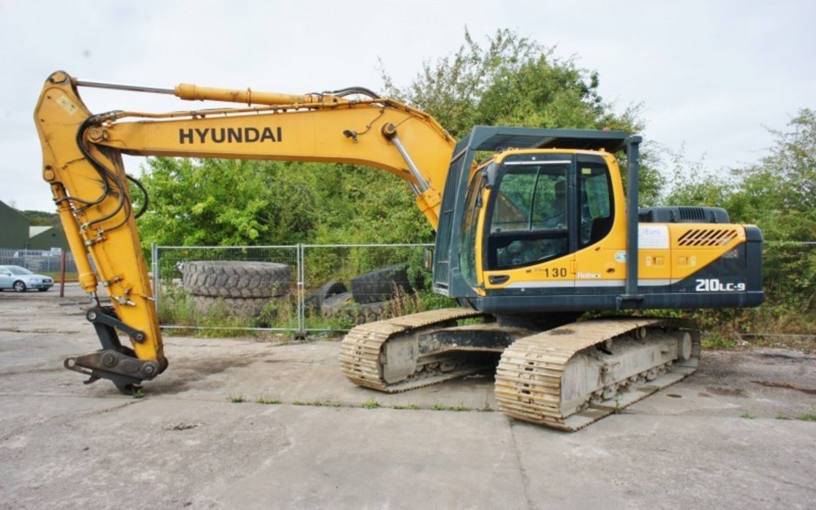 Hyundai 210 LC-9 Excavator & Attachments, Quarry/Steel Mill Equipment, Plant, Pumps, Process Spares, Vans, Vehicles & Bulk Tipping Trailer