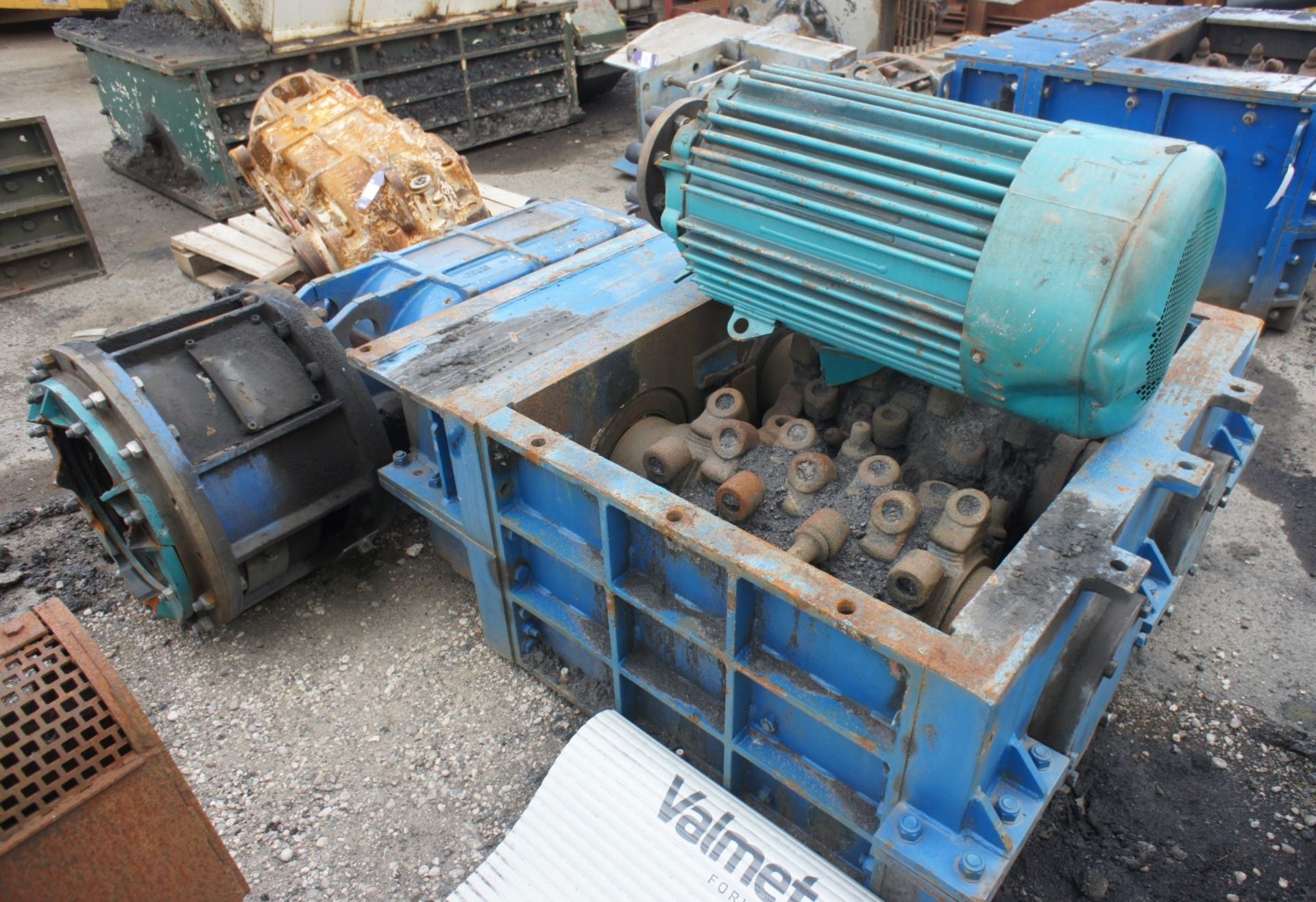 * MMD Twin Roll Crusher with Bostock and Bramley 150 HP Gearbox and electric motor (damaged) - Image 4 of 6