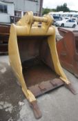 * 3ft Digging Bucket with cutting edge to suit 20 ton excavator