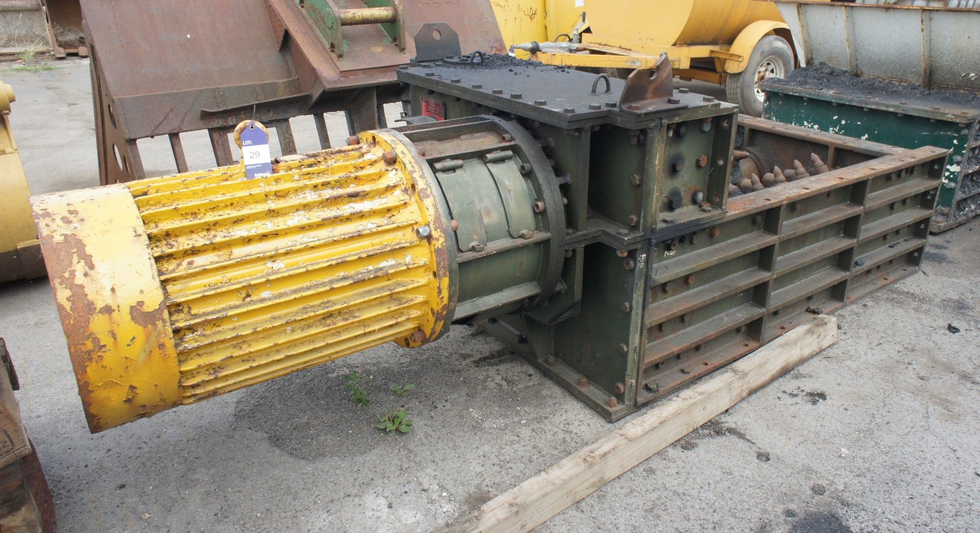 * MMD Twin Roll Crusher with electric motor s/n S206-123, approx. weight 6.75 tons - Image 4 of 4