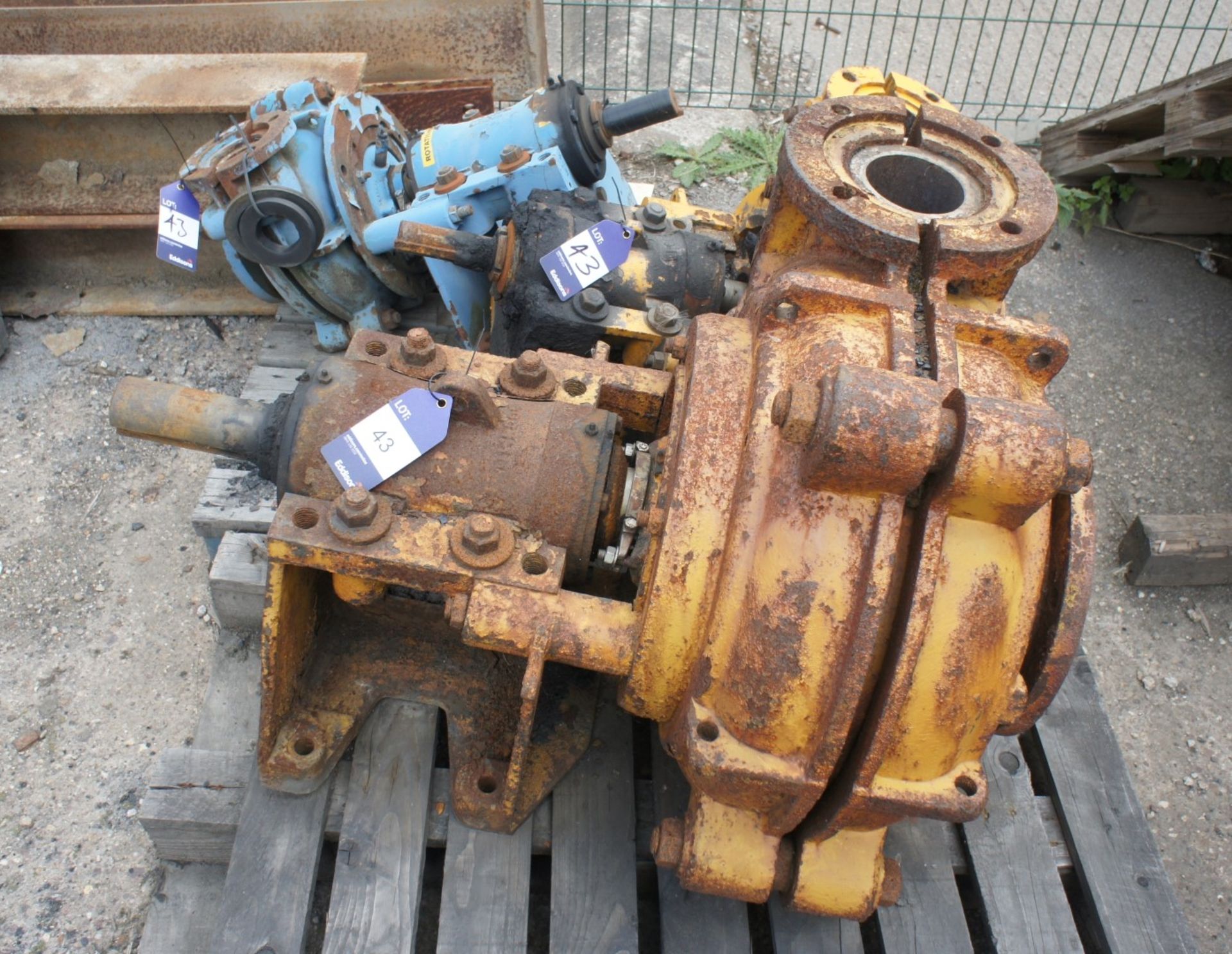 * 3 various Warman/Yellow Centrifugal pumps to pallet - Image 4 of 4