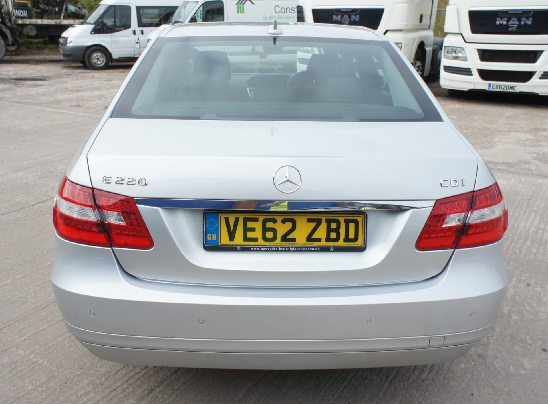 Mercedes E220 SE CDI Blue Efficiency 4 door Saloon, automatic, diesel, 2143 cc, silver, Registration - Image 4 of 13