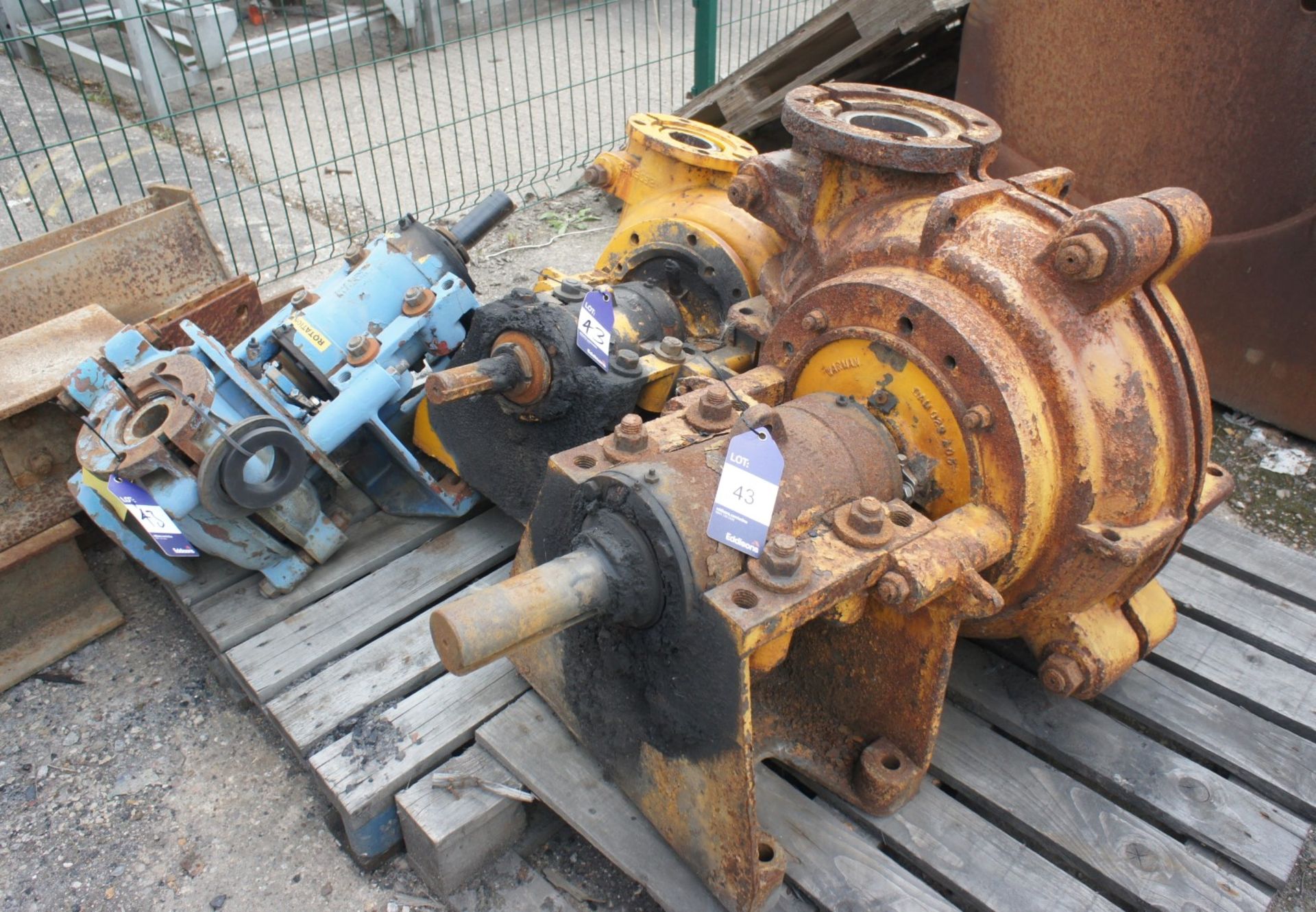 * 3 various Warman/Yellow Centrifugal pumps to pallet - Image 3 of 4