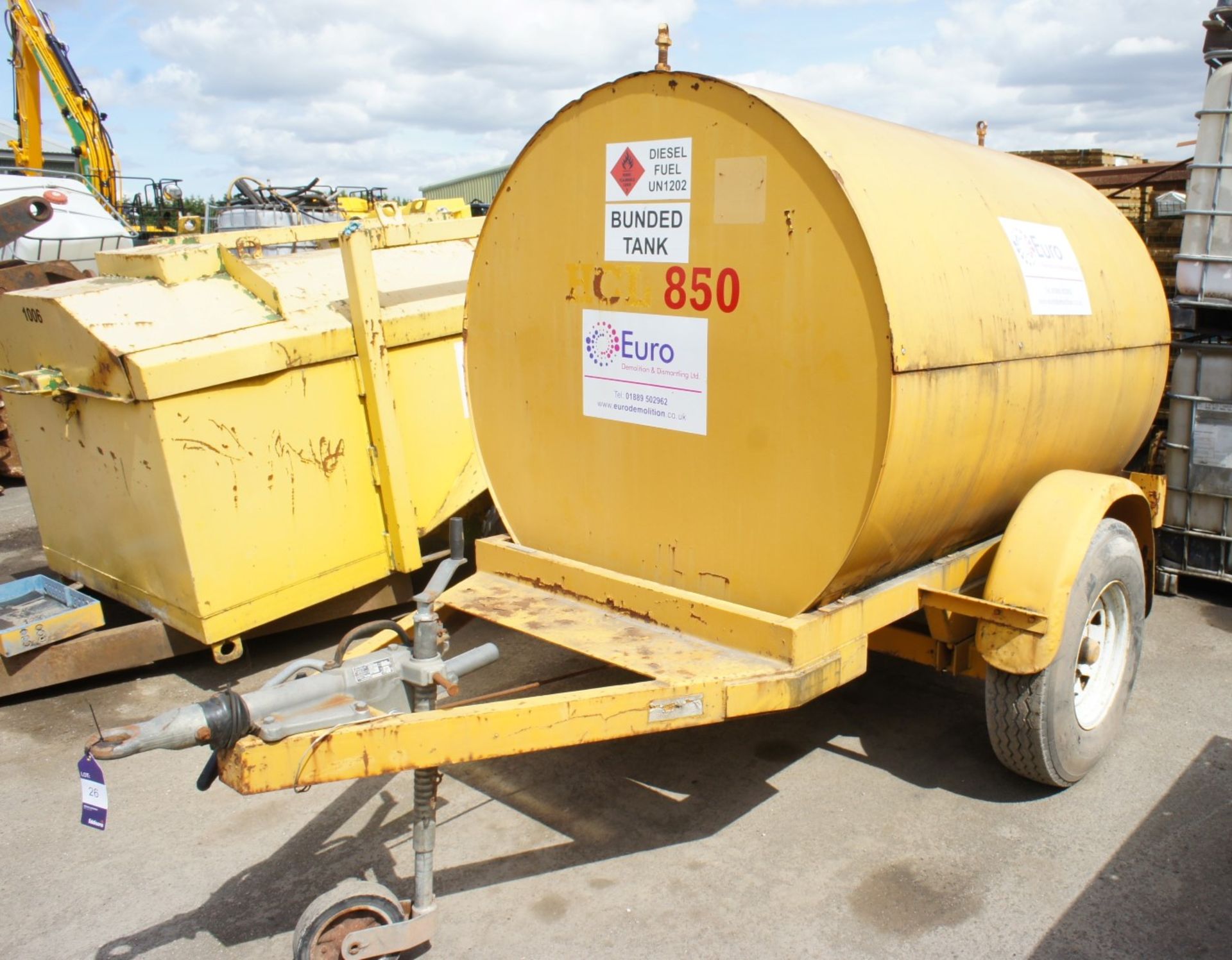 * Towable Bunded Fuel Bowser, capacity approx. 2,000 litres, with hose and pump