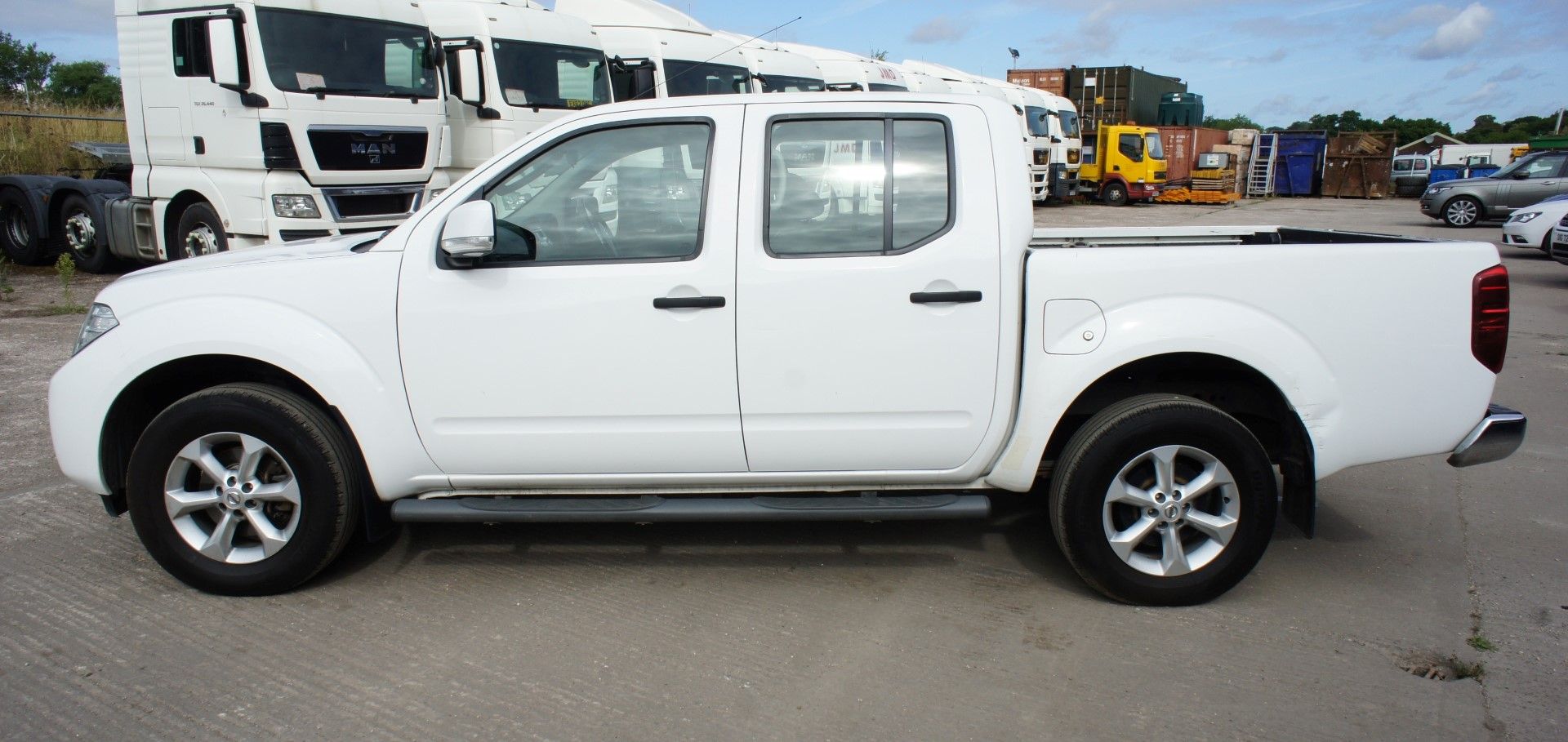 * Nissan Navara Acenta 2.5dCi 190 4WD Double Cab Pick Up, diesel, 2488cc, white, Registration DN13 - Image 4 of 16