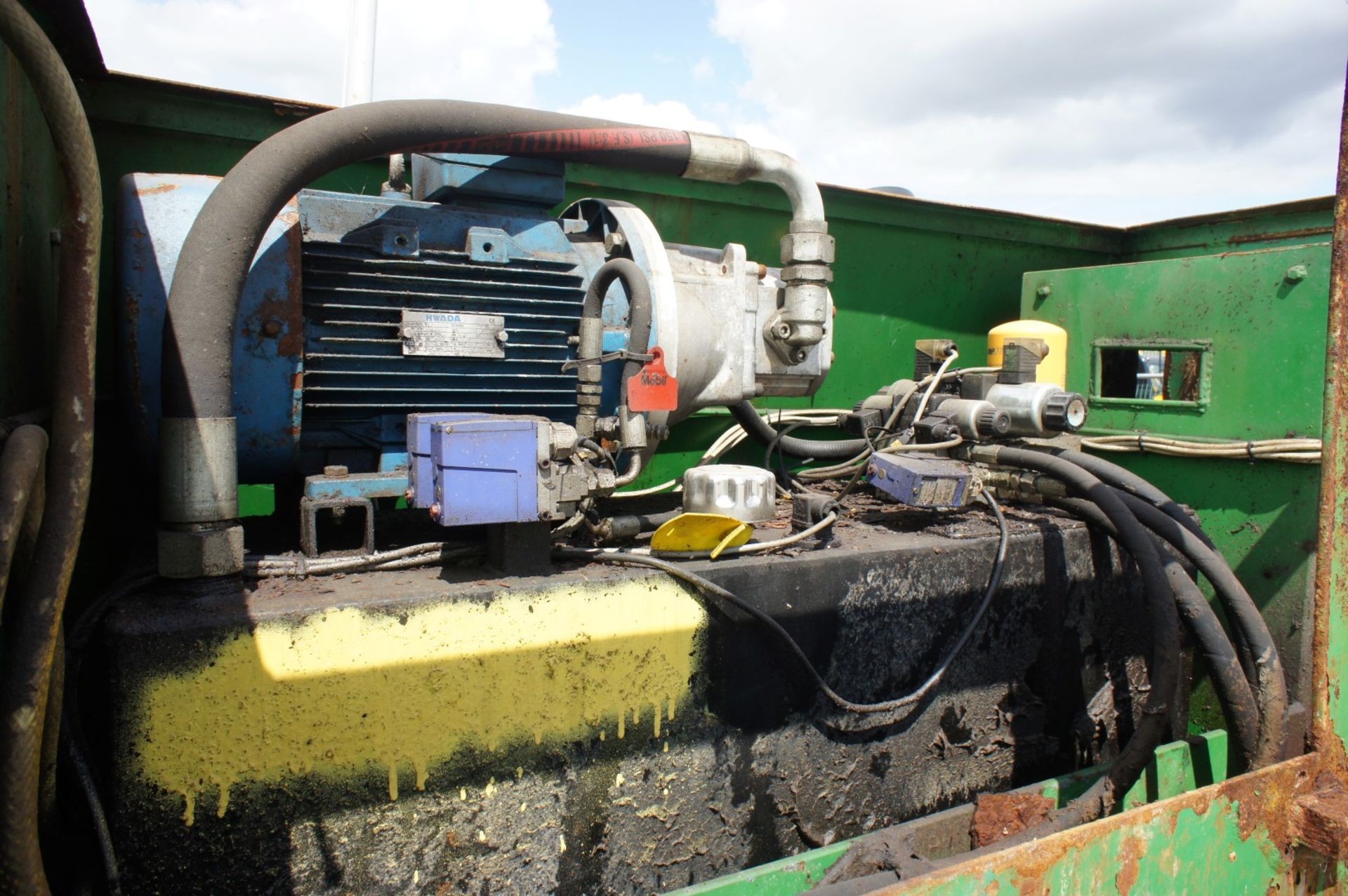 * Moovmor Waste Baler/Compactor with hopper, control board - Image 2 of 6