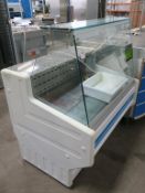 * A Zoim (model HiII 100 Vetro Dritto-Tutto Bianco-Spinner Inglese) Chilled Display Unit