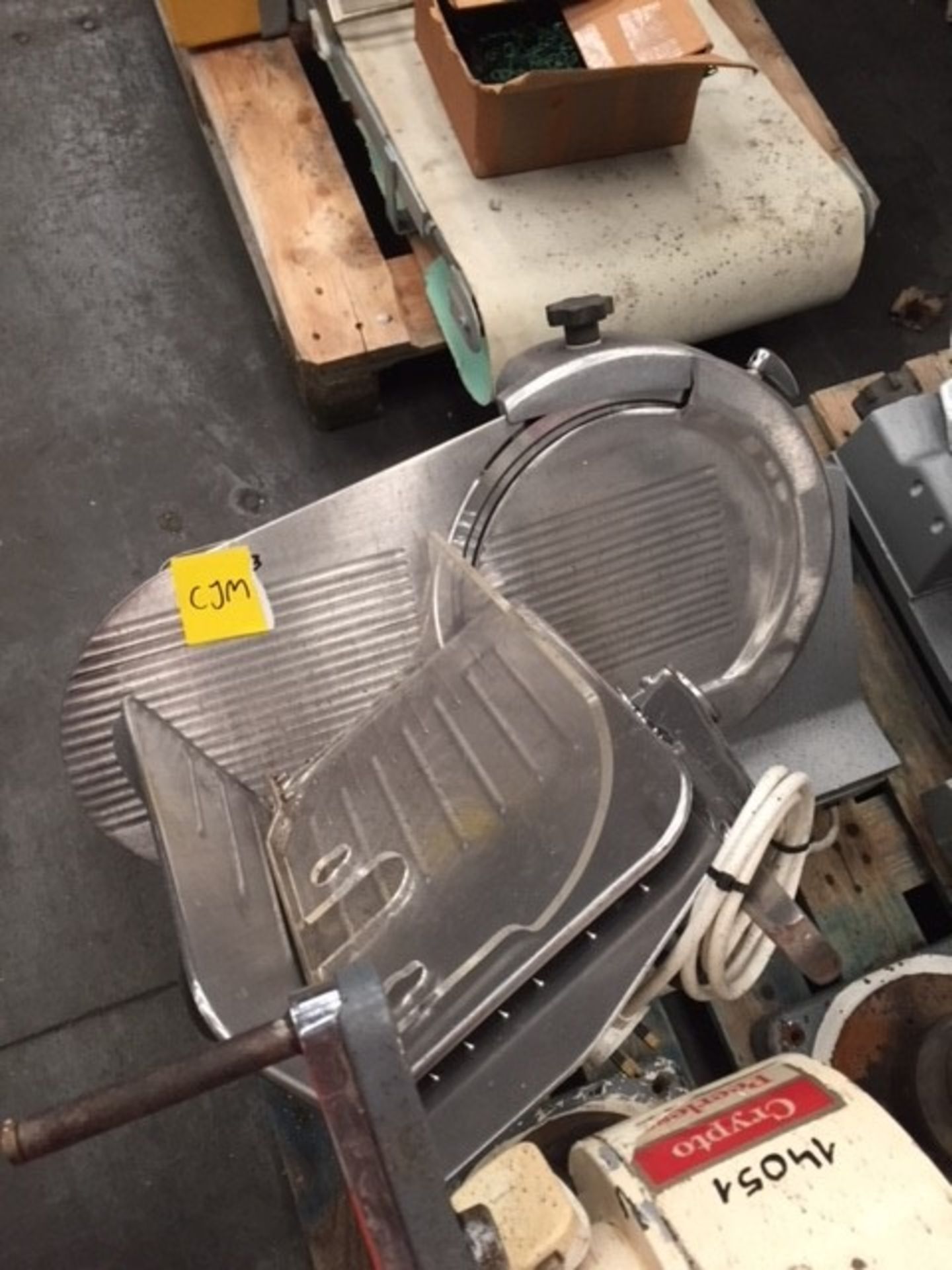 * Berkel slicer. Single phase. (OF Ref 11) Please note there is a £20 + VAT lift out fee on this