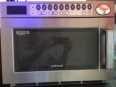 * Samsung CM1929 1850 Watt Microwave, Weight/Dimensions - Outside (464W x 368 H x 577D mm), Oven