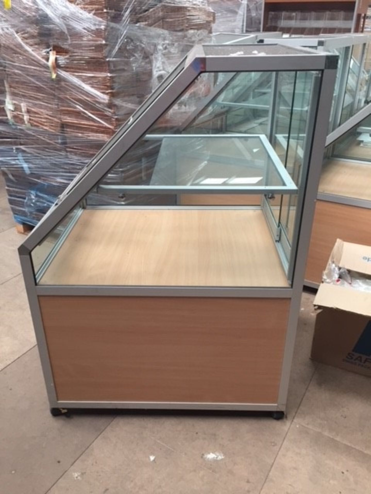 * 2 glass topped lockable cabinets on wheels. Each measures 0.73m x 0.9m x 1.3m high. (OF Ref 17) - Image 3 of 3