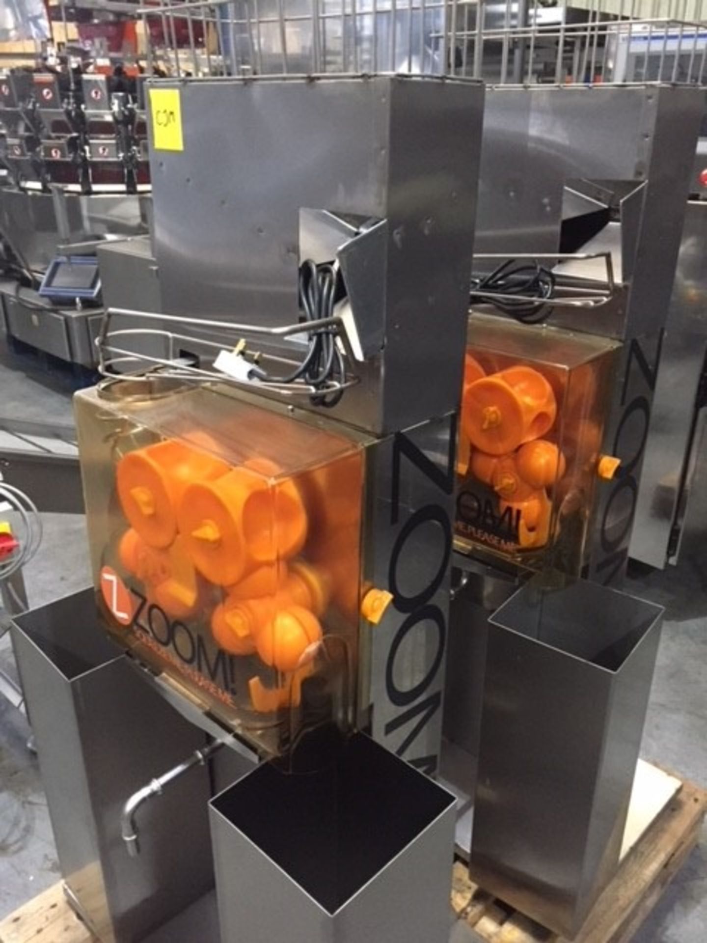 * Zoom WDF-OJ150 orange press. Single phase 20-25 oranges per minute. (OF Ref 8) Please note there - Image 2 of 3