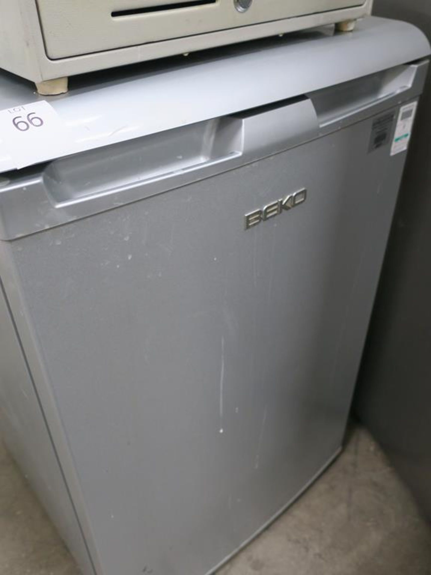 * A Beko Fridge together with a ER-5200M Electronic Cash Register - Image 7 of 7