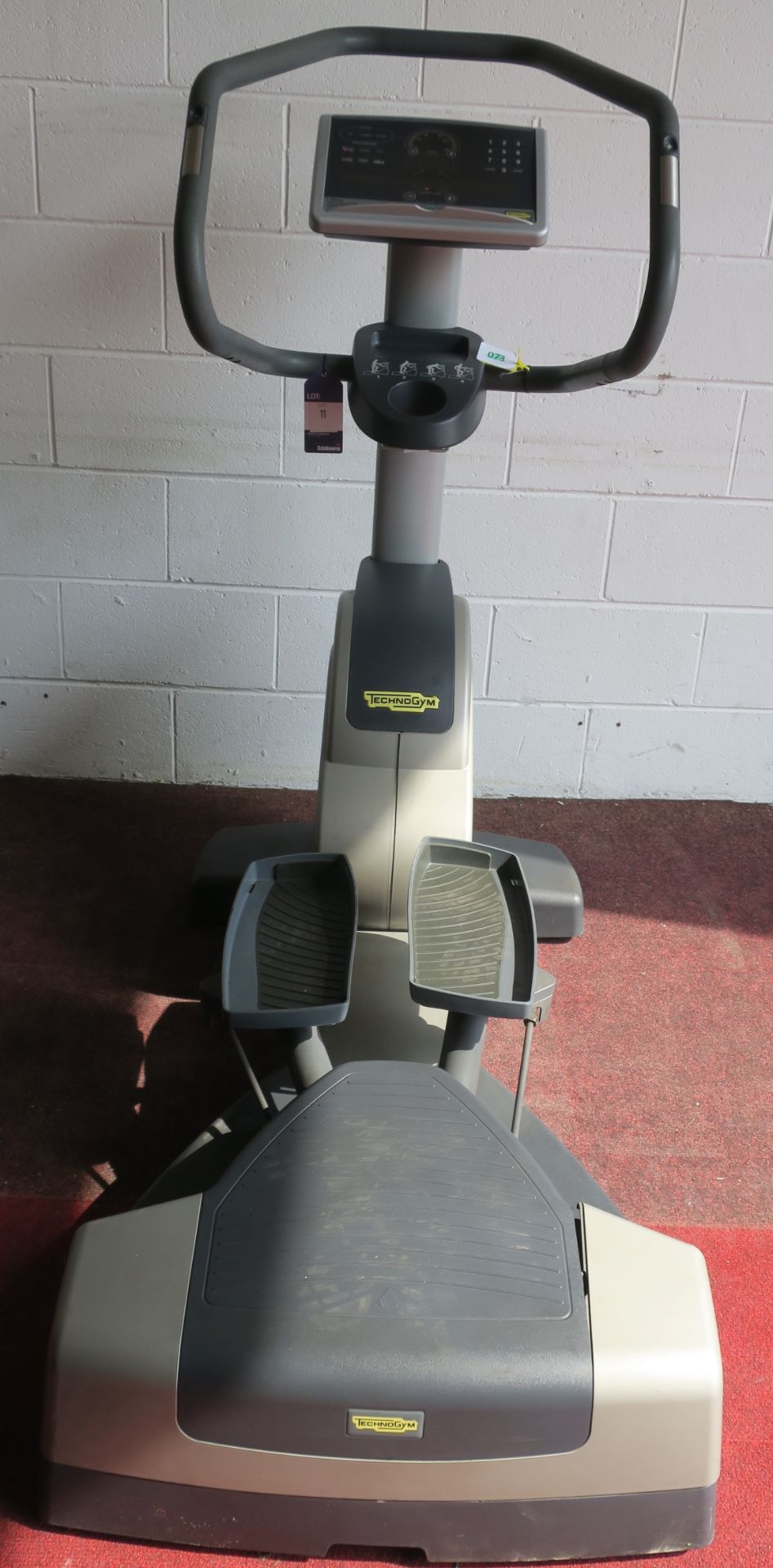 * A Technogym Wave EXC 700i with interactive screen. S/N D4984L07000729. Please note there is a £ - Image 3 of 5